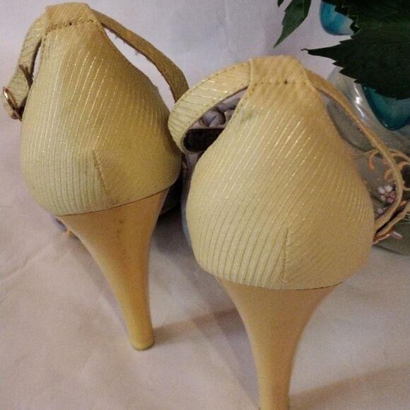 Poetic License T Strap Heels - Picture 5 of 13